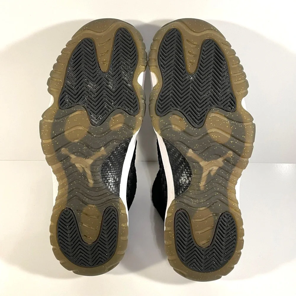 Nike Mens Size 10 Jordan Future Black Metallic Gold Sneakers 656503-031